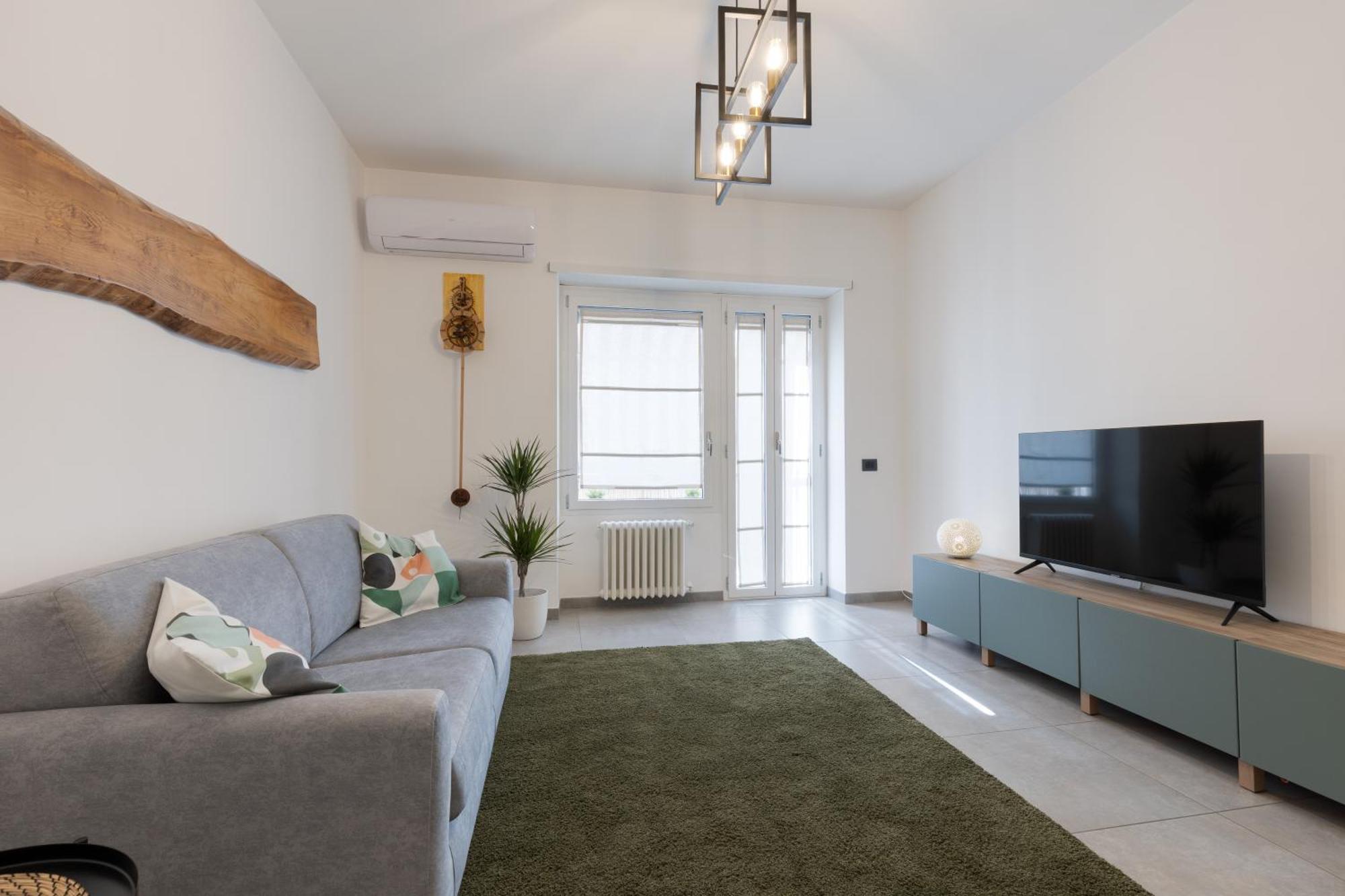 Urban Light House -10 Minuti Dalla Metro Apartamento *